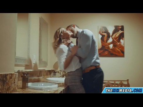 ❤️ Khi một cô gái tóc vàng busty quyến rũ bạn trong một nhà vệ sinh công cộng ❌ Beautiful porn tại chúng tôi ☑